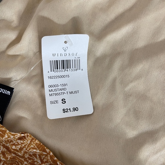 Backless Halter Top - Picture 3 of 3